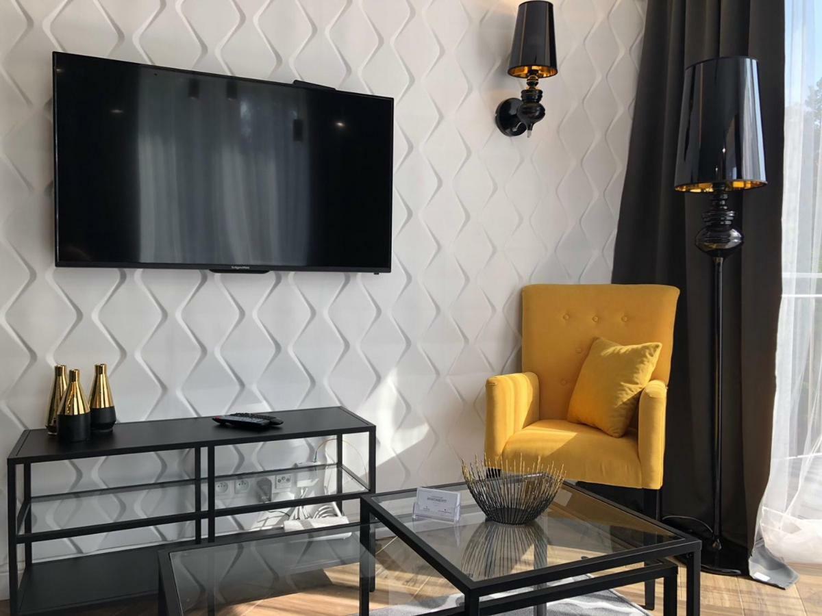 Family & Business Sauna Apartments No1 Lesny Nad Zalewem Cedzyna Unikat - 3 Bedroom With Private Sauna, Bath With Hydromassage, Terrace, Garage, Catering Options Келце Екстериор снимка
