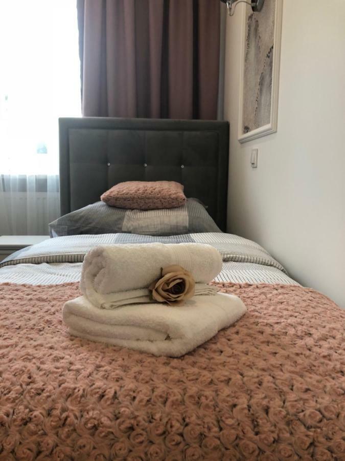 Family & Business Sauna Apartments No1 Lesny Nad Zalewem Cedzyna Unikat - 3 Bedroom With Private Sauna, Bath With Hydromassage, Terrace, Garage, Catering Options Келце Екстериор снимка