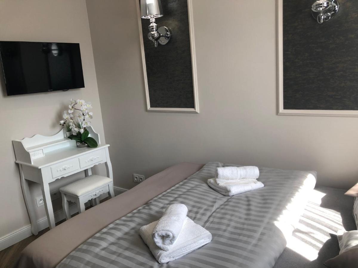Family & Business Sauna Apartments No1 Lesny Nad Zalewem Cedzyna Unikat - 3 Bedroom With Private Sauna, Bath With Hydromassage, Terrace, Garage, Catering Options Келце Екстериор снимка